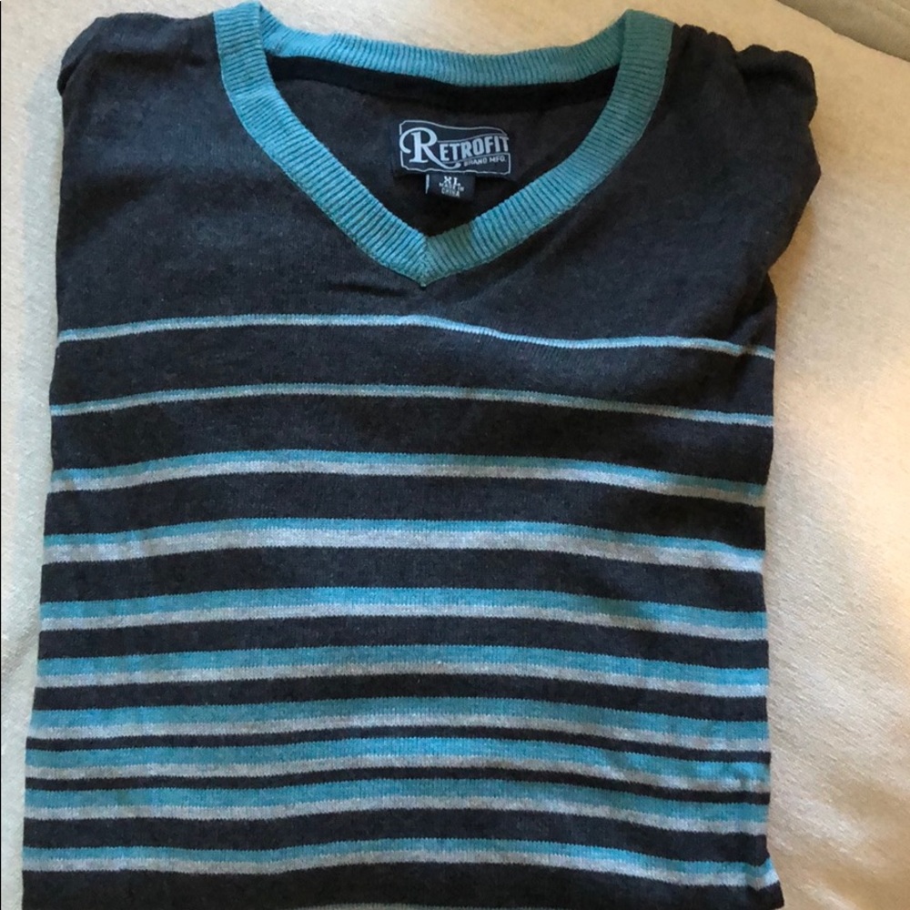 Retrofit V Neck Sweater XL, like new